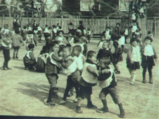 ８０年くらい前の亀山幼稚園の子です