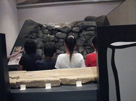 井田川茶臼山古墳の復元した石室